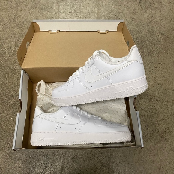 **Brand New** Nike Airforce 1 ‘07 - Picture 1 of 4